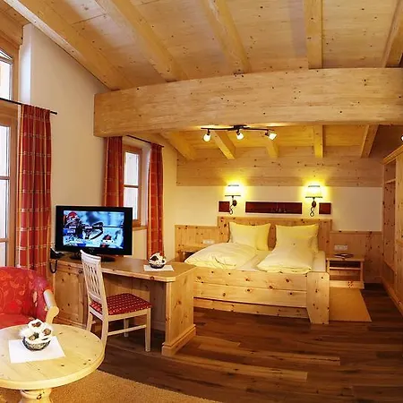 Berggasthof Platzlalm فندق